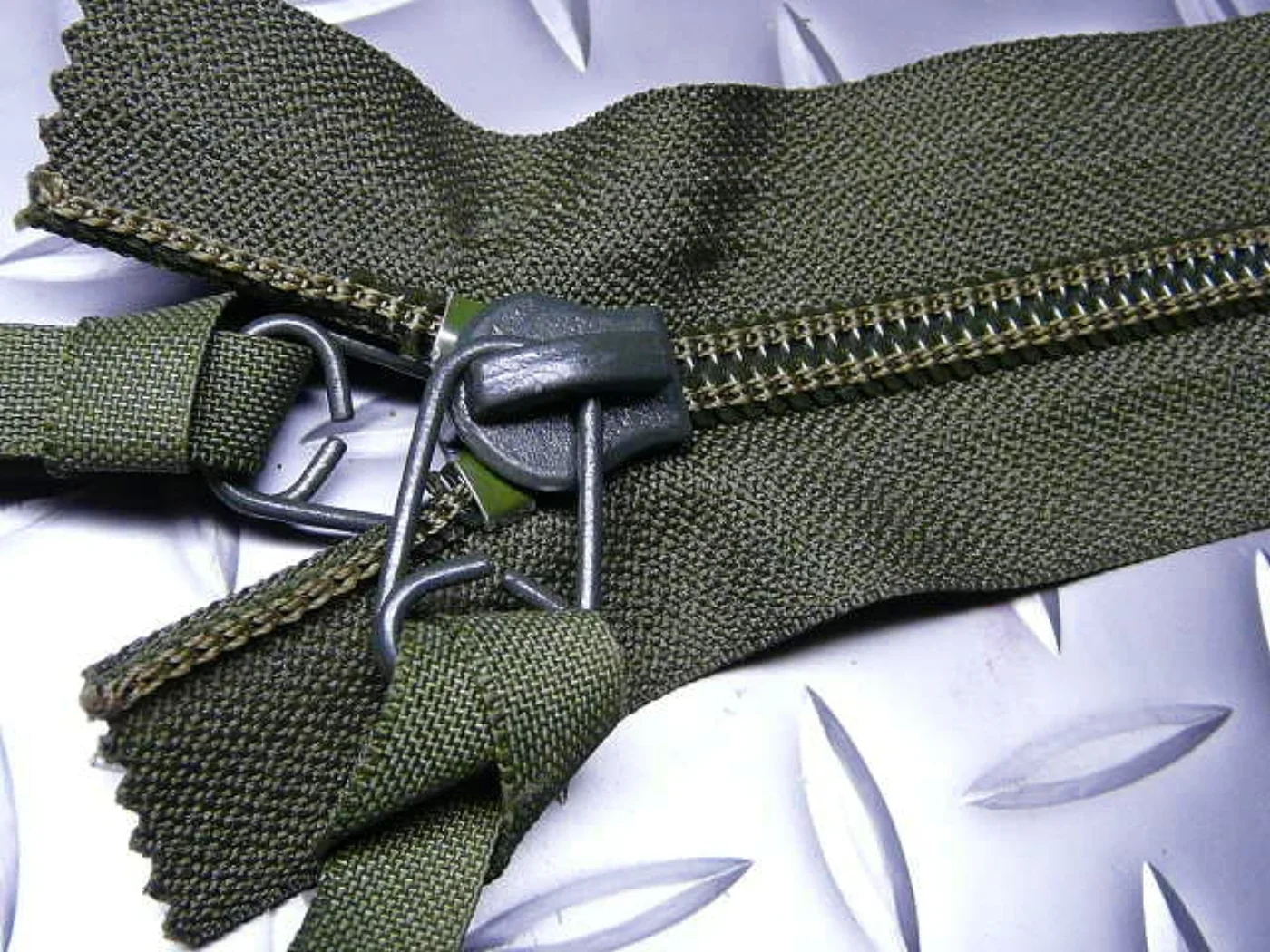 ミリタリーショップ 南国百貨店.COM|沖縄 ジッパー 補修用 77cm [Z D-1533] - ジッパー 補修用 7 記録写真3