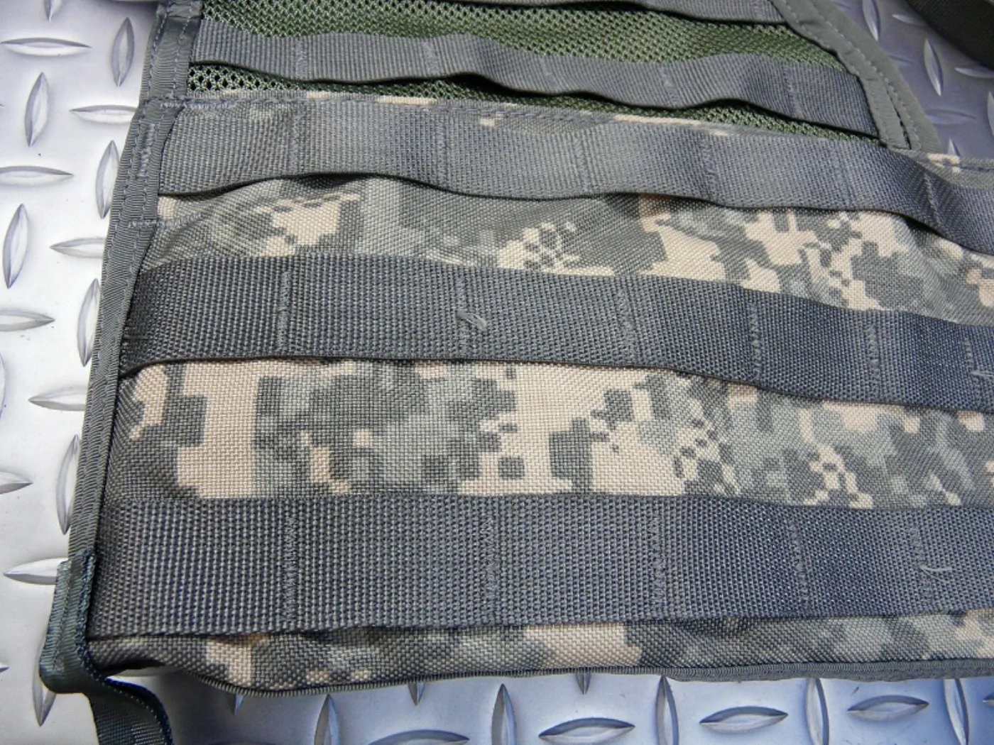 ミリタリーショップ 南国百貨店.COM|沖縄 MOLLE II ACU ベスト 新品 [L-215] - MOLLE I 記録写真4