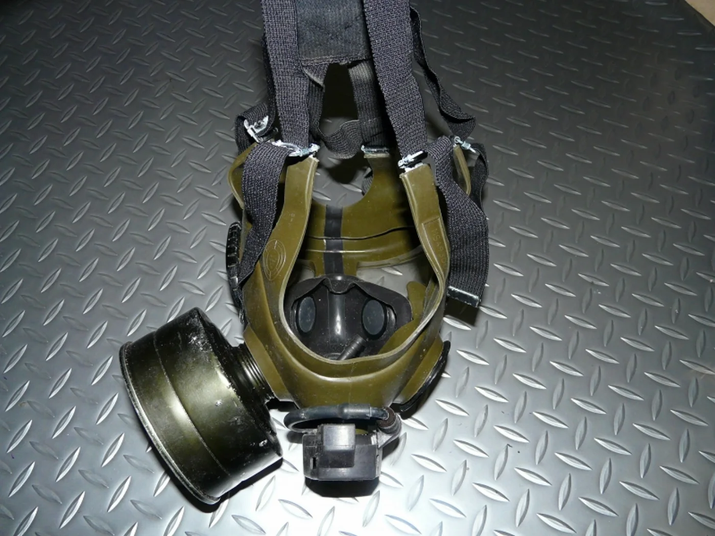 ミリタリーショップ 南国百貨店.COM|沖縄 M40 ガスマスク 米軍 リペア品 キャニスター付き [I-560] - 記録写真5
