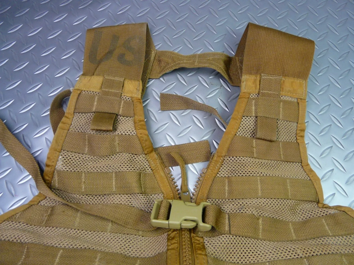 ミリタリーショップ 南国百貨店.COM|沖縄 MOLLE II コヨーテ ベスト USMC [Z L-221] - MO 記録写真3