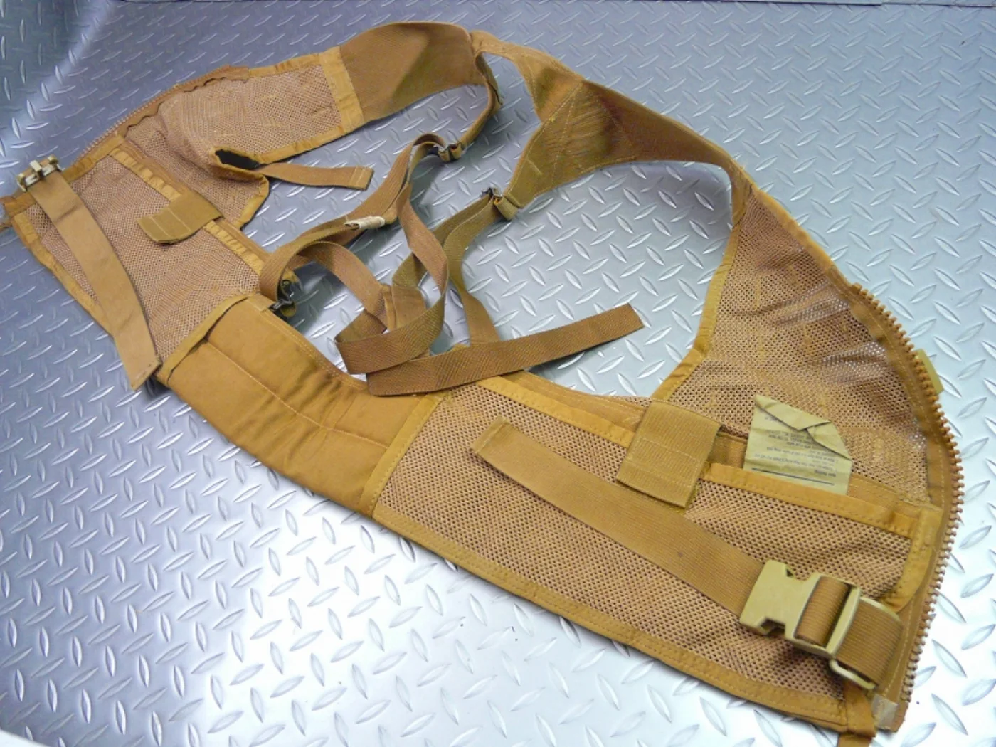 ミリタリーショップ 南国百貨店.COM|沖縄 MOLLE II コヨーテ ベスト USMC [Z L-221] - MO 記録写真6