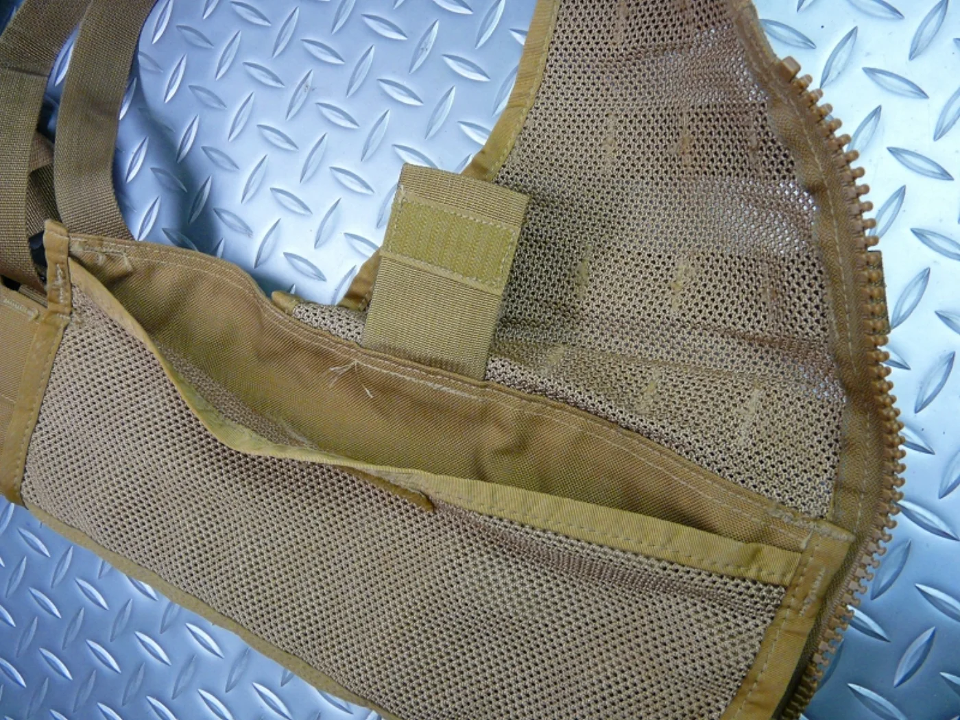 ミリタリーショップ 南国百貨店.COM|沖縄 MOLLE II コヨーテ ベスト USMC [Z L-221] - MO 記録写真8