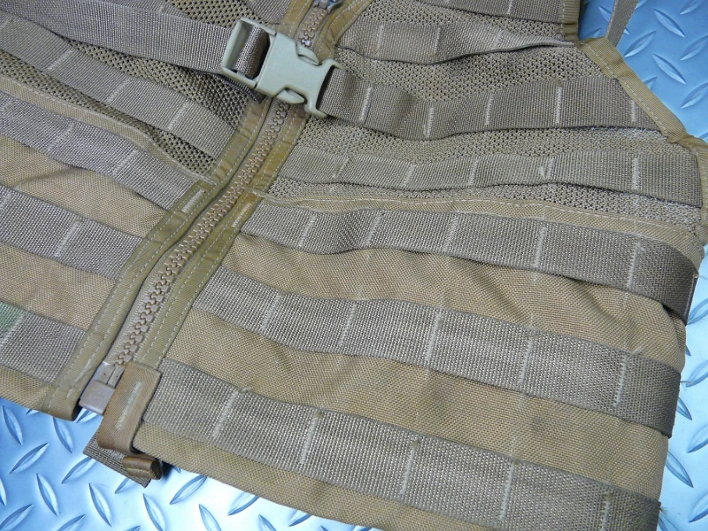ミリタリーショップ 南国百貨店.COM|沖縄 MOLLE II コヨーテ ベスト USMC [Z L-220] - MO 記録写真4