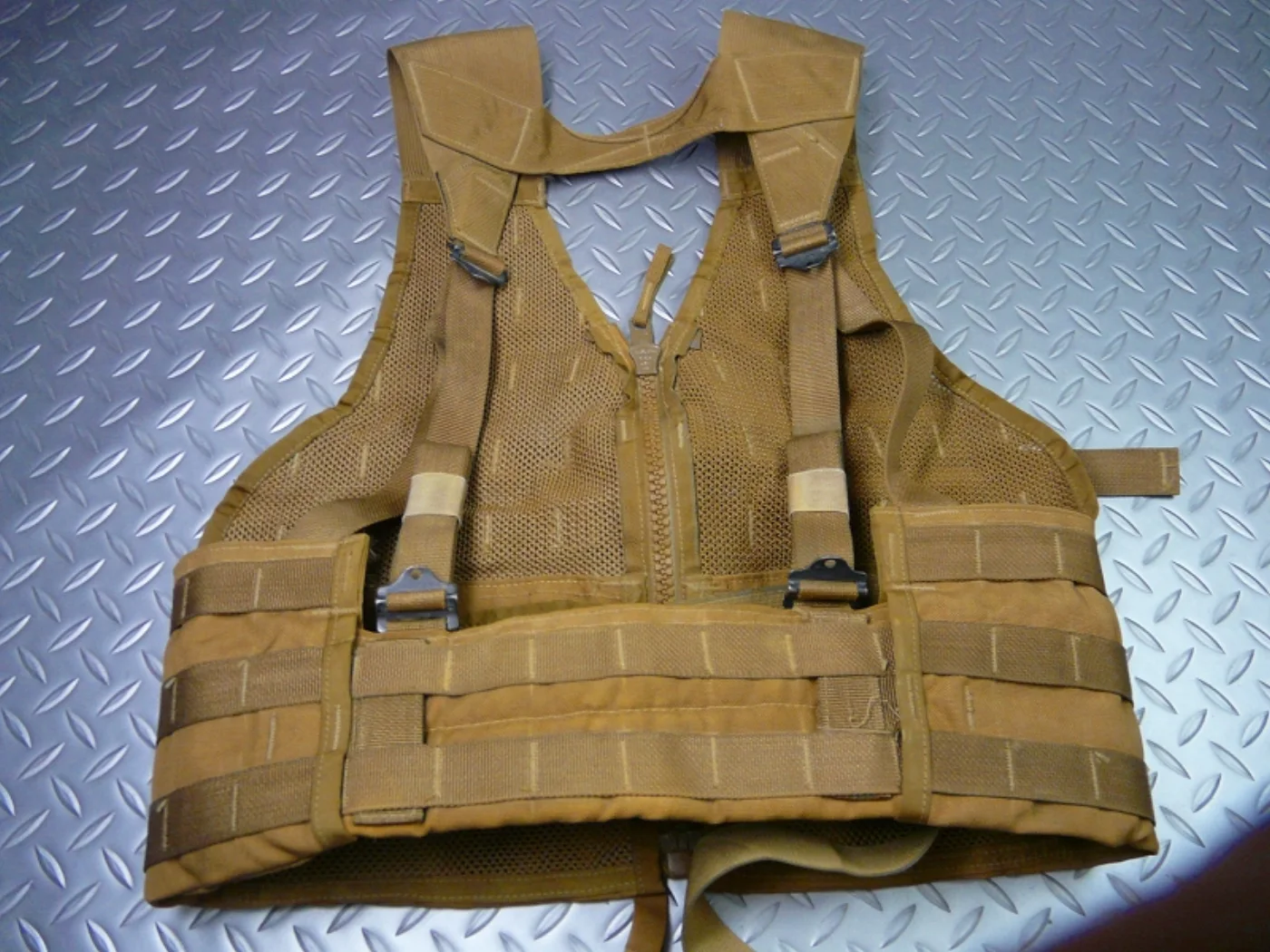 ミリタリーショップ 南国百貨店.COM|沖縄 MOLLE II コヨーテ ベスト USMC [Z L-220] - MO 記録写真5