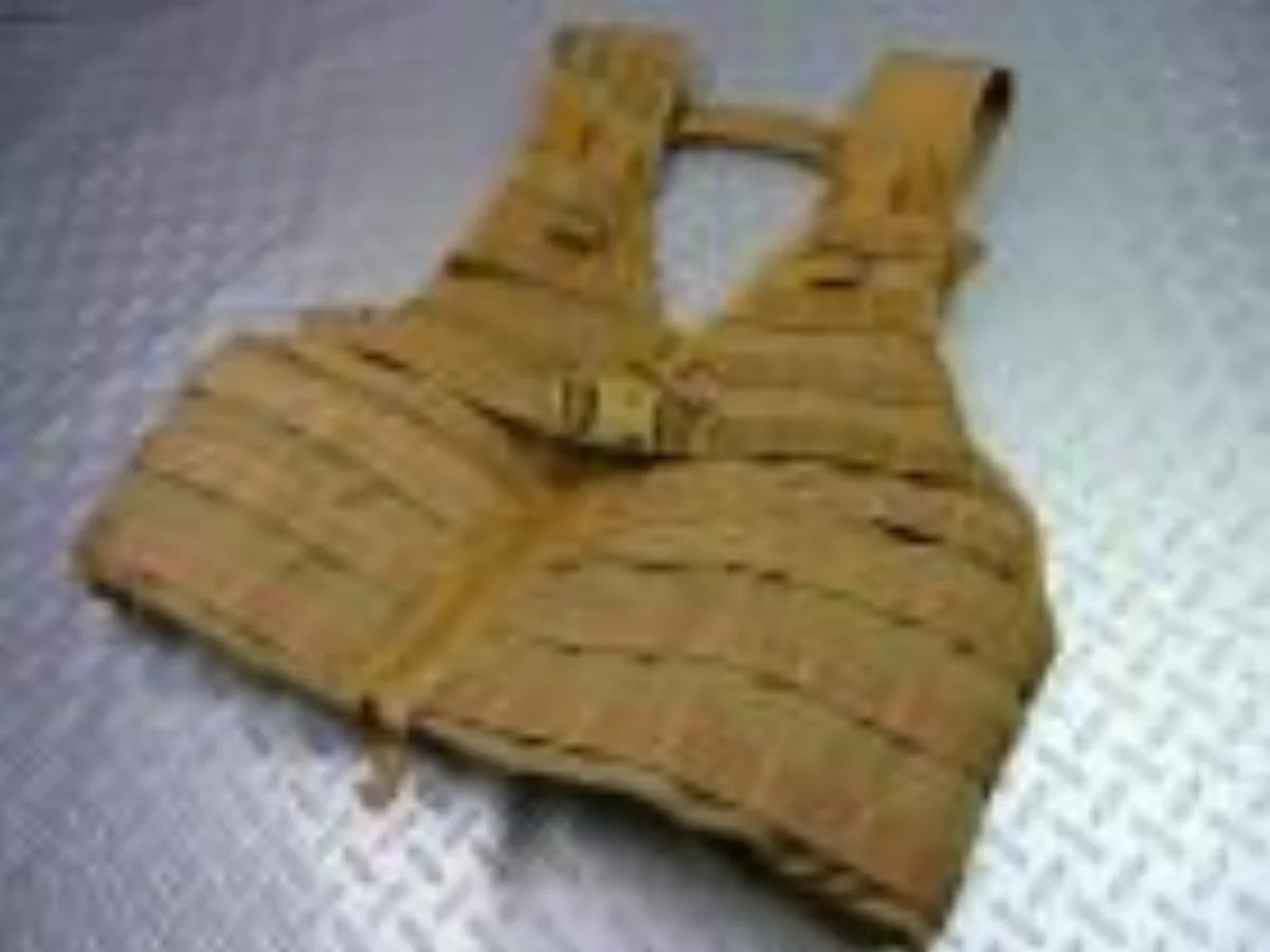 ミリタリーショップ 南国百貨店.COM|沖縄 MOLLE II コヨーテ ベスト USMC [L-219] - MOLL 記録写真1