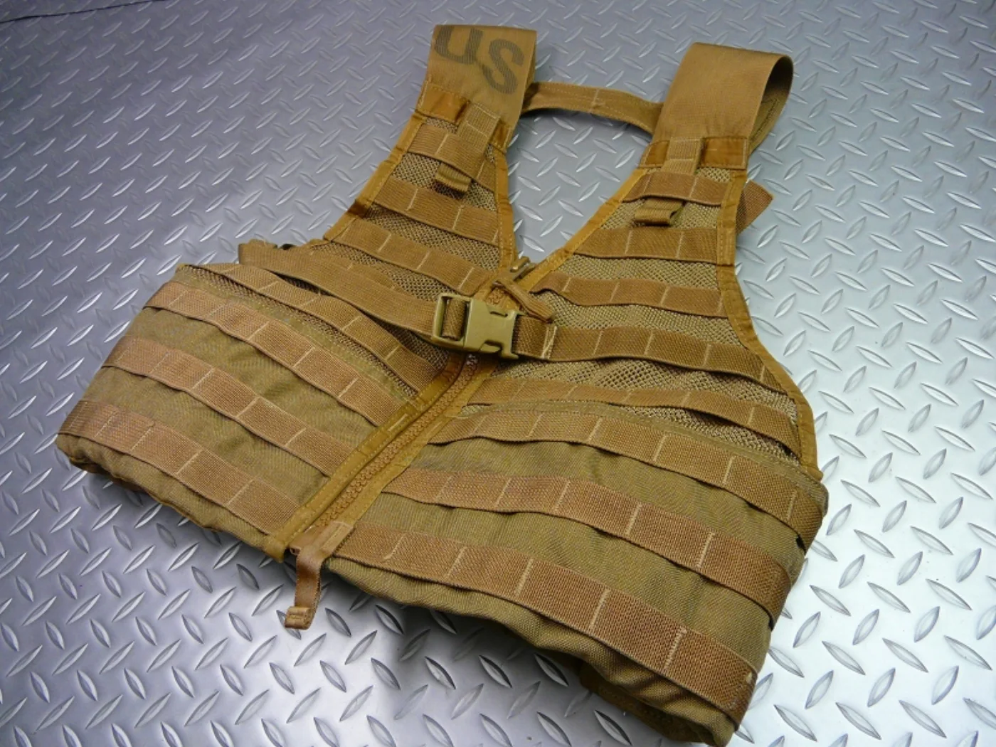 ミリタリーショップ 南国百貨店.COM|沖縄 MOLLE II コヨーテ ベスト USMC [L-219] - MOLL 記録写真2