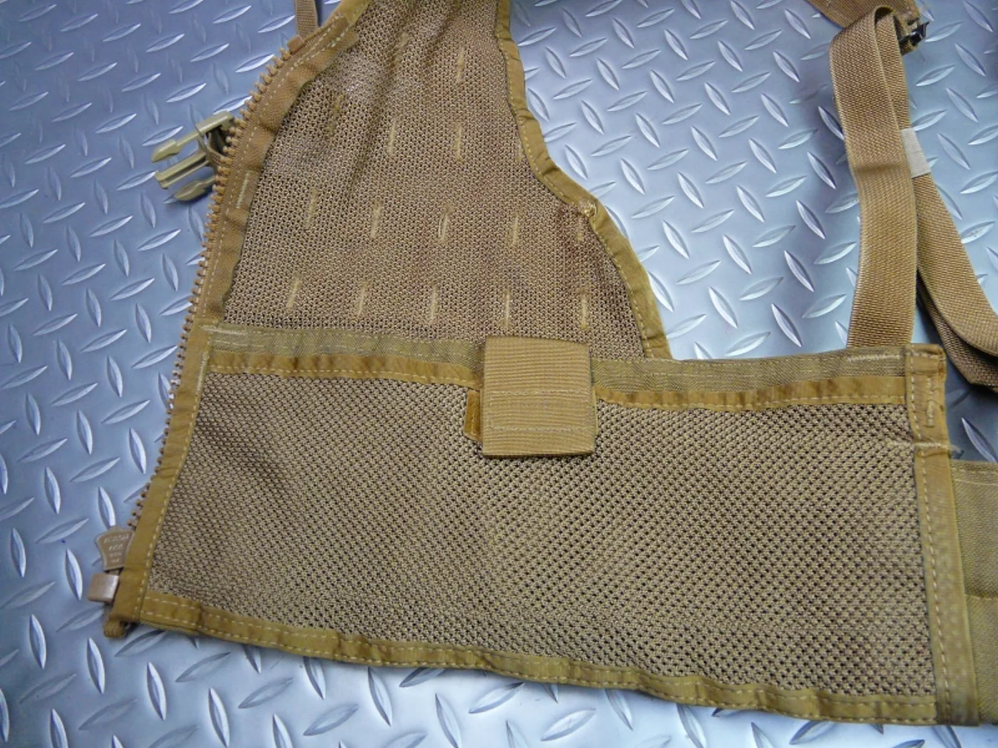 ミリタリーショップ 南国百貨店.COM|沖縄 MOLLE II コヨーテ ベスト USMC [L-219] - MOLL 記録写真8