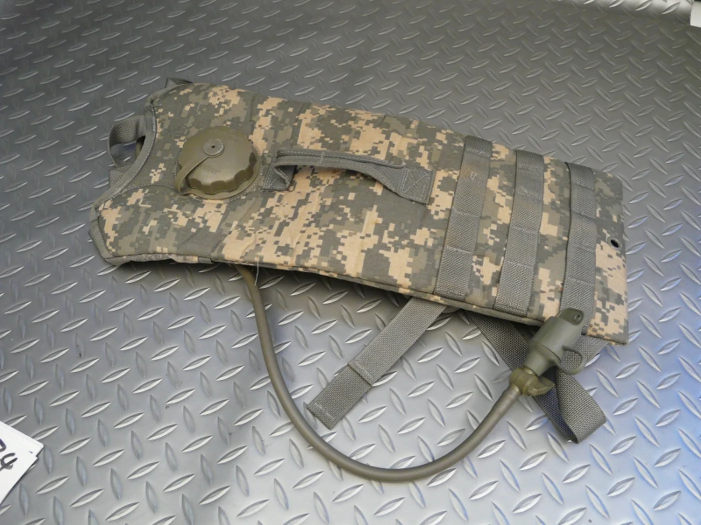 ミリタリーショップ 南国百貨店.COM|沖縄 ACU MOLLE II HYDRATION SYSTEM CARRIER 記録写真2