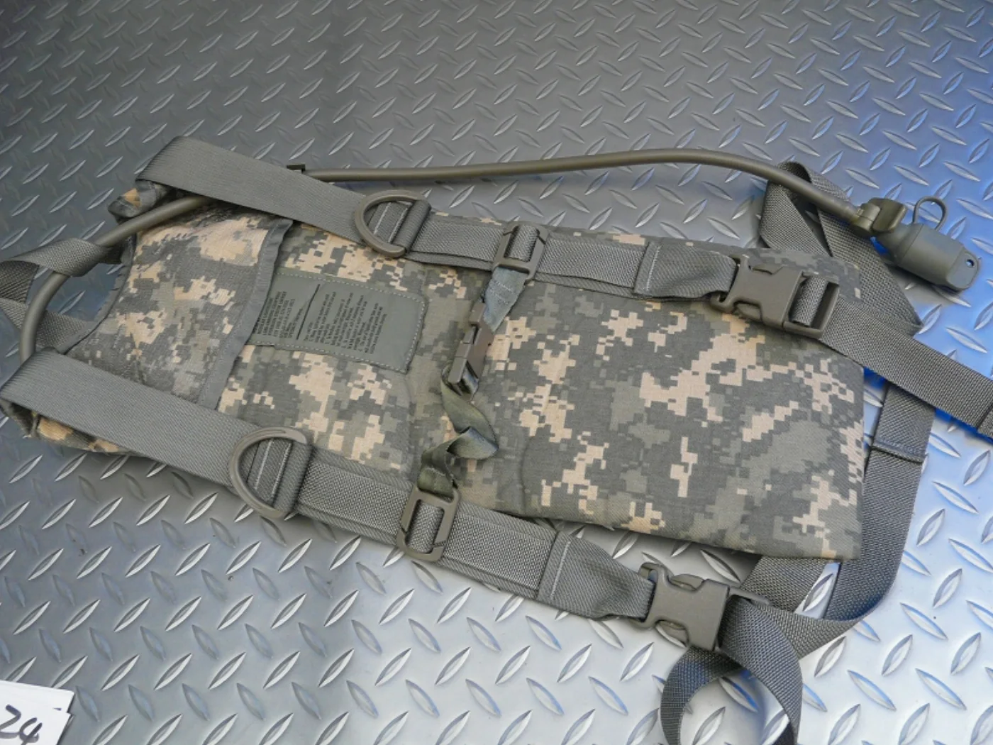 ミリタリーショップ 南国百貨店.COM|沖縄 ACU MOLLE II HYDRATION SYSTEM CARRIER 記録写真4