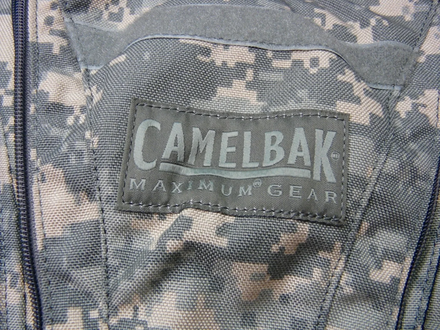 ミリタリーショップ 南国百貨店.COM|沖縄 CAMELBAK ACU 極上品 [X-358] - CAMELBAK A 記録写真8