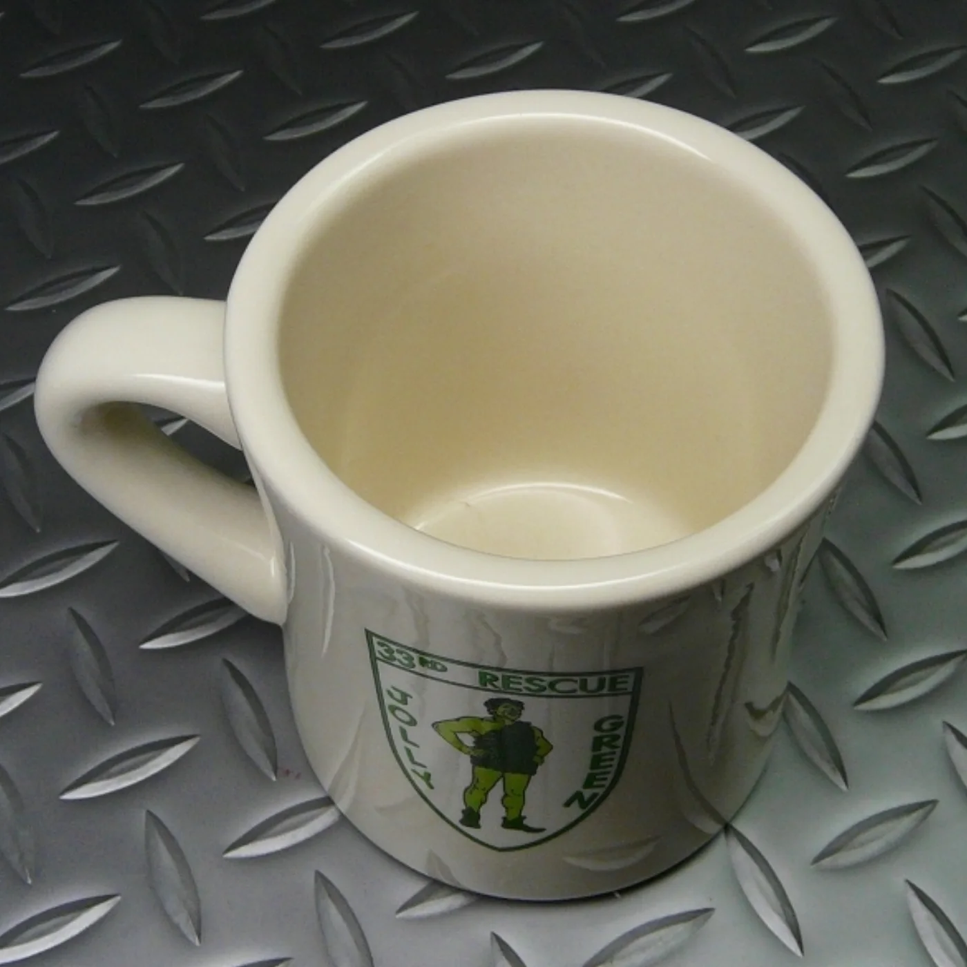 ミリタリーショップ 南国百貨店.COM|沖縄 33ARRS（第３３航空宇宙救難飛行隊）マグカップ [D-1612] - 記録写真7