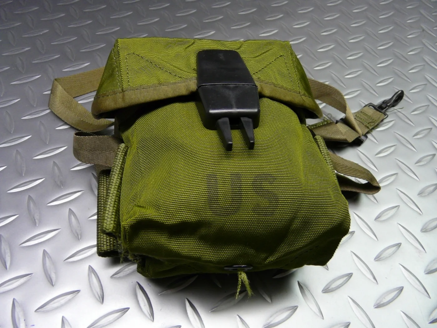 ミリタリーショップ 南国百貨店.COM|沖縄 マガジンポーチ [Z D-1619] - マガジンポーチベルトに通して携帯 記録写真3