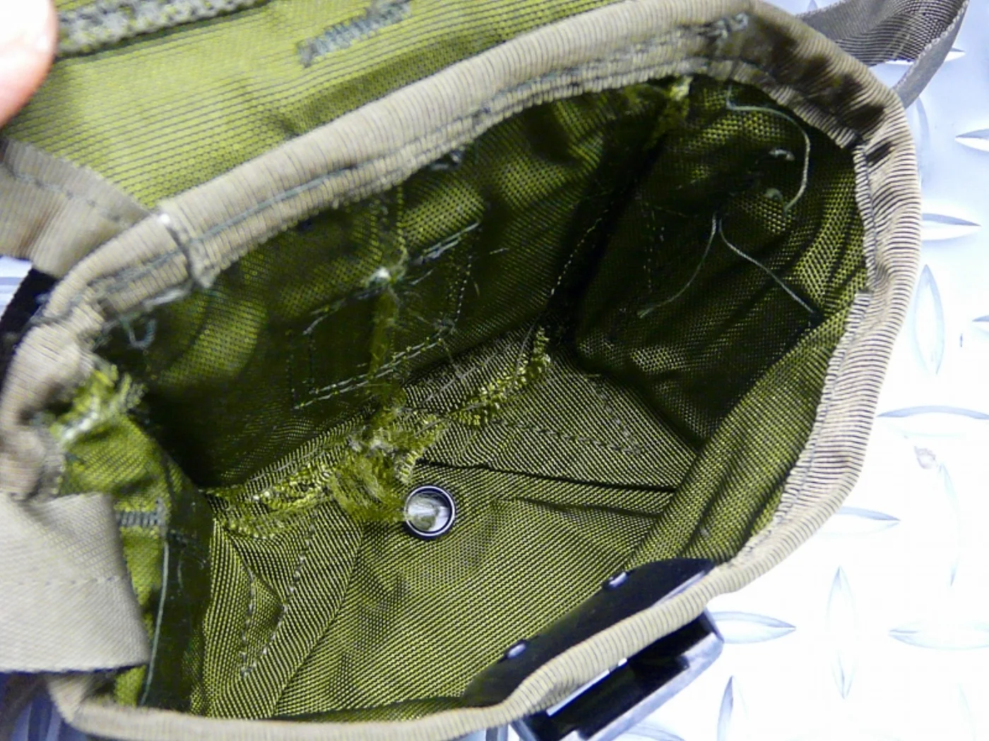 ミリタリーショップ 南国百貨店.COM|沖縄 マガジンポーチ [Z D-1619] - マガジンポーチベルトに通して携帯 記録写真6