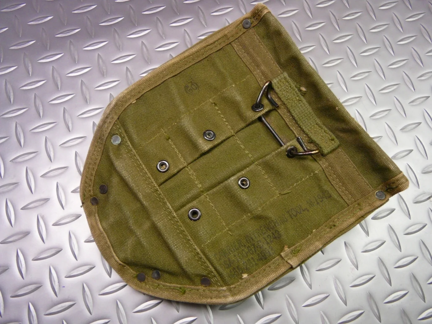 ミリタリーショップ 南国百貨店.COM|沖縄 1943 シャベルケース [Z B-1140] - 1943 シャベルケー 記録写真3