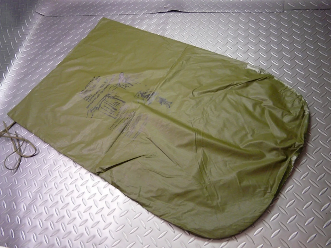 ミリタリーショップ 南国百貨店.COM|沖縄 防水袋 LINER FIELD PACK 米軍官給品 [Z C-1257] 記録写真3