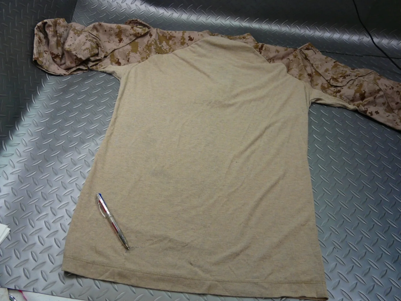 ミリタリーショップ 南国百貨店.COM|沖縄 USMC MARPAT デザート コンバットシャツ IRパッチ付き [Z- 記録写真8