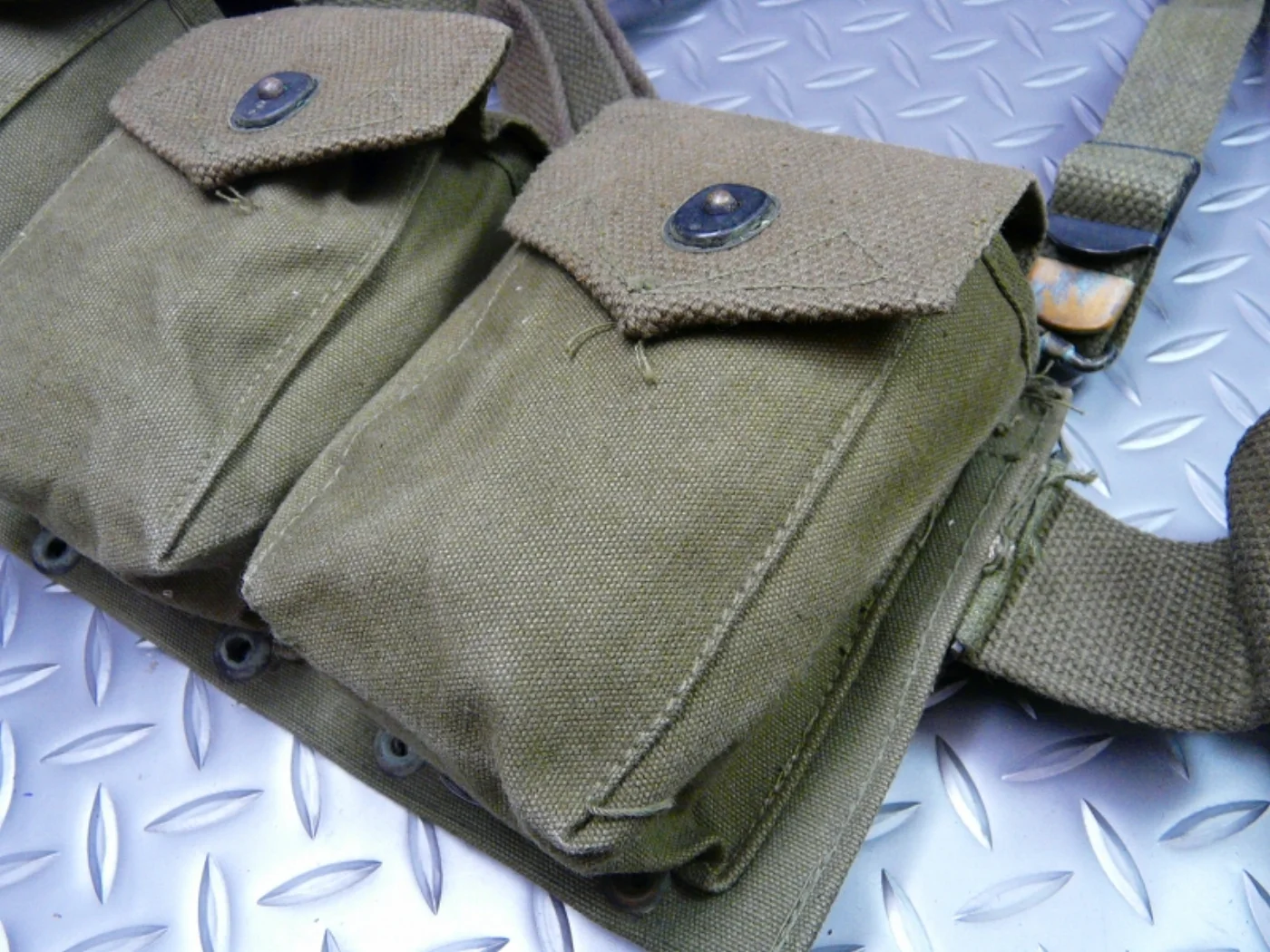 ミリタリーショップ 南国百貨店.COM|沖縄 古い弾帯 [Z L-236] - 古い弾帯米軍放出品、中古 記録写真6