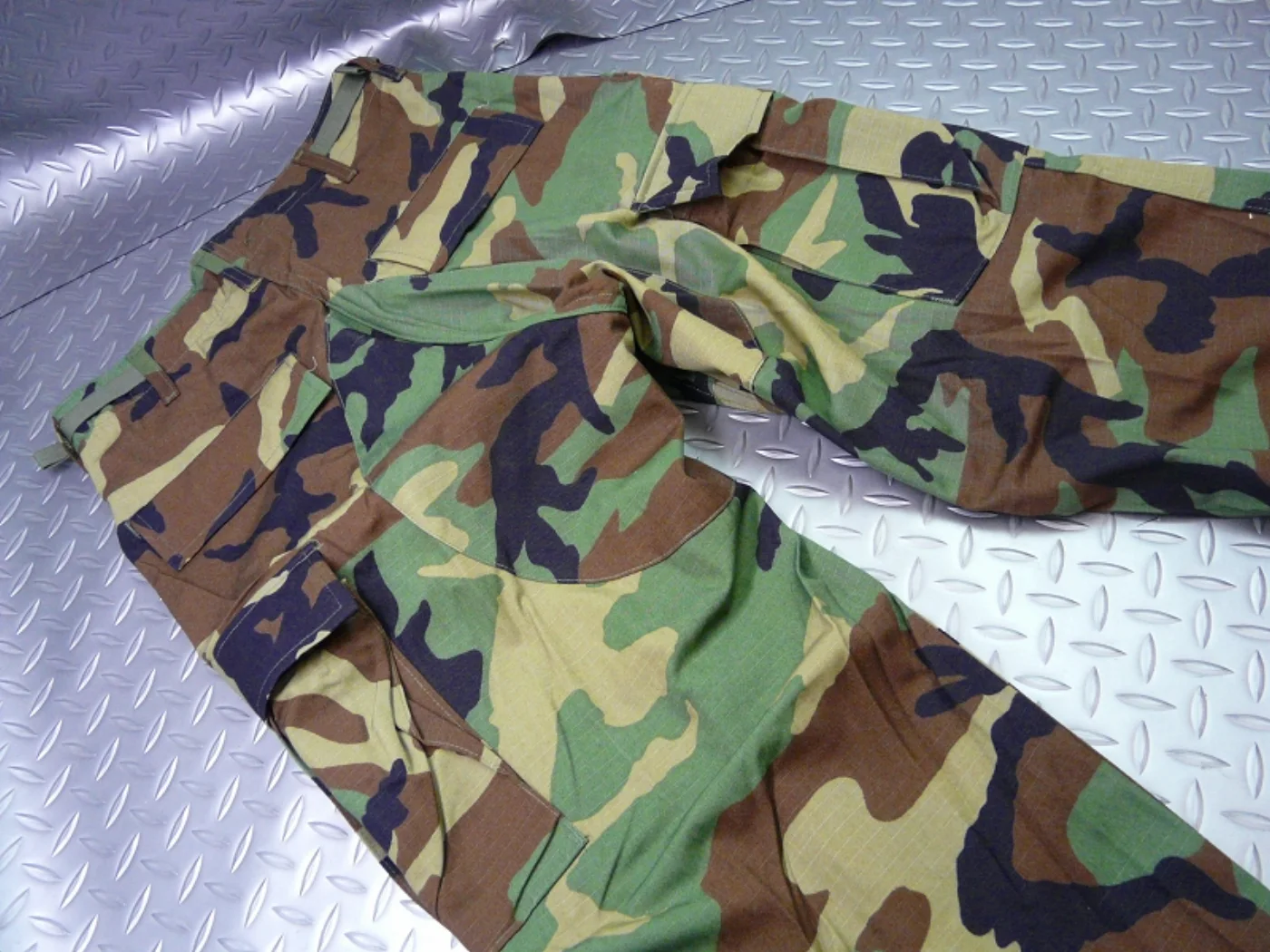 ミリタリーショップ 南国百貨店.COM|沖縄 BDU 迷彩服上下セット 新品 Sサイズ [Z-1368＋ジャケットSL付 記録写真5