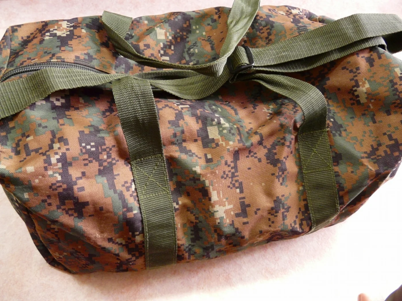 ミリタリーショップ 南国百貨店.COM|沖縄 マーパット ウッドランド KITBAG 52x22x22cm [Q-630 記録写真3