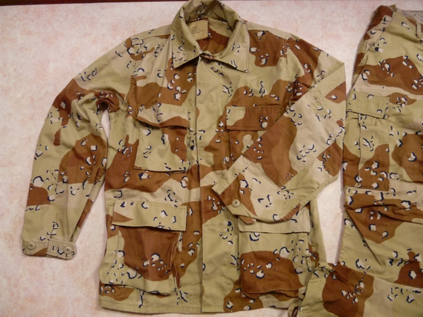 ミリタリーショップ 南国百貨店.COM|沖縄 6C 迷彩服上下セット 湾岸戦争 チョコチップ M [ZZ Q-632] 記録写真3