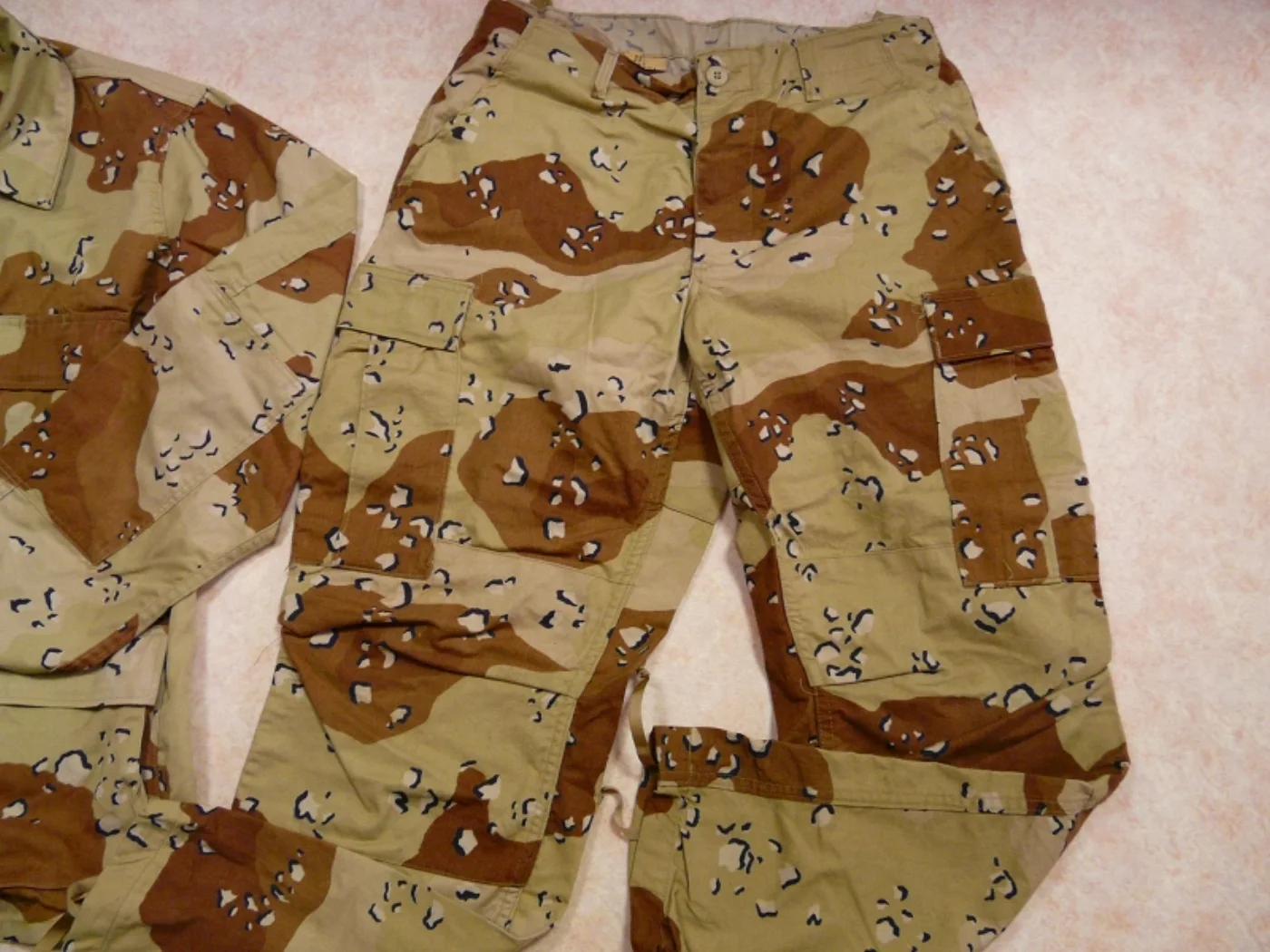 ミリタリーショップ 南国百貨店.COM|沖縄 6C 迷彩服上下セット 湾岸戦争 チョコチップ M [ZZ Q-632] 記録写真4