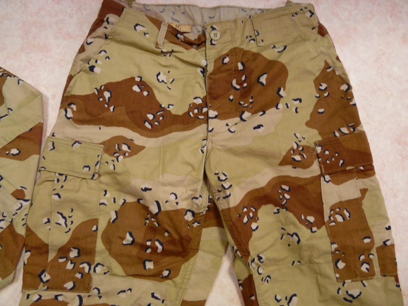 ミリタリーショップ 南国百貨店.COM|沖縄 6C 迷彩服上下セット 湾岸戦争 チョコチップ M [ZZ Q-632] 記録写真8
